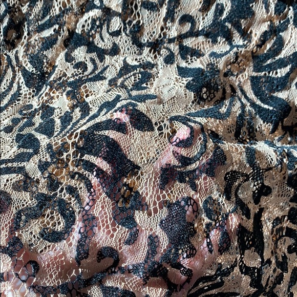 Zara lace T - Picture 2 of 4